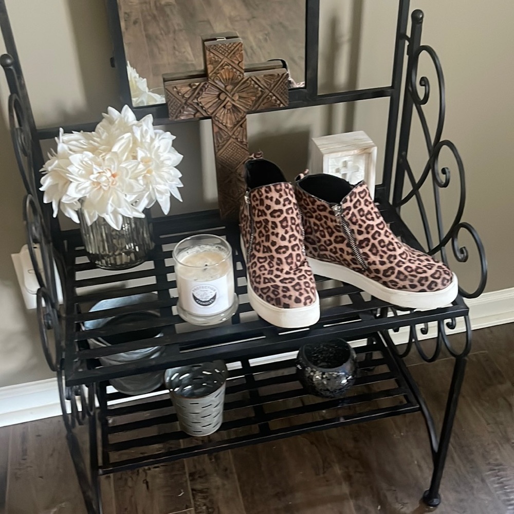 Women’s Casual Shoe Sz 8.5